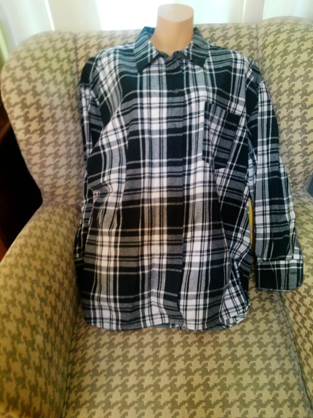 UNIVERSAL THREAD BLACK WHITE OVERSIZE FLANNEL SHIRT SIZE XL